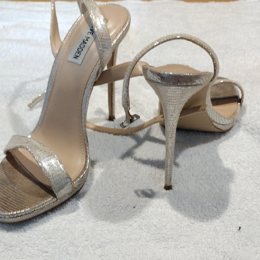 Steve Madden Chic And Vibrant Metallic Strappy Heels - Picture 4 of 7